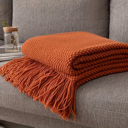 Morandi™ | Lett Oransje Pledd med Frynser – Akryl (130×180 cm)