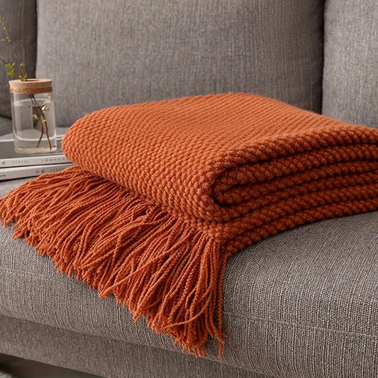 Morandi™ | Lett Oransje Pledd med Frynser – Akryl (130×180 cm)