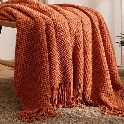 Morandi™ | Lett Oransje Pledd med Frynser – Akryl (130×180 cm)